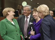 Jean-Claude Juncker entouré d'Angela Merkel, de Catherine Ashton et de Dalia Grybauskaite © 2010 SIP / JOCK FISTICK