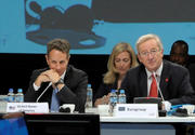 Timothy Geithner et Jean-Claude Juncker à Wroclaw le 16 septembre 2011 (c) Présidence polonaise de l'UE