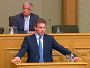 Claude Meisch lors de son interpellation à la Chambre le 1er juin 2010. Source Chamber TV