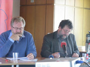Jean-Claude Reding et Serge Urbany détaillent devant la presse les arguments juridiques développés dans la plainte déposée auprès de la Commission européenne
