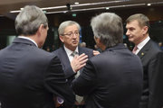 Jean-Claude Juncker s'entretenant avec ses pairs à l'occasion du Conseil européen le 28 octobre 2010 © 2010 SIP / JOCK FISTICK