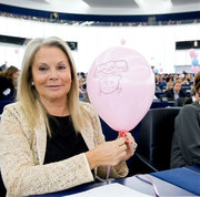 L'eurodéputée Edite Estrela à l'issue du vote du Parlement européen sur le congé maternité le 20 octobre 2010 © European Parliament / Pietro Naj-Oleari