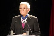 Jerzy Buzek avec le "Collier du mérite européen" (© Union européenne, 2010)