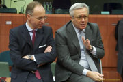 Luc Friedenavec son homologue italien, Giulio Tremonti, Eurogroupe, le 14 mars 2011 (source: Conseil)