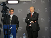 Claude Meisch (au micro) et Charles Goerens, le 27 juin 2011