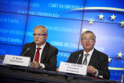 Olli Rehn et Jean-Claude Juncker à l'issue de la réunion de l'Eurogroupe du 11 juillet 2011 (c) Le Conseil de l'UE
