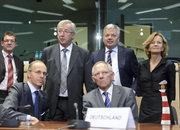 Luc Frieden, Wolfgang Schäuble, Jean-Claude Juncker, Didier Reynders et Elena Salgado (c) SIP / Jock Fistick