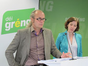 Claude Turmes, député européen, et Sam Tanson, coprésidente des Verts, conférence de presse du 8 juillet 2011 sur le code de conduite des députés européens