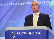 Michel Barnier devant la presse le 20 octobre 2011 (c) UE 2011