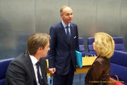 Luc Frieden en discussion avec François Baroin et Elena Salgado lors de l'Eurogroupe du 3 octobre 2011 (c) Conseil de l'UE
