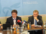 Jeannot Krecké et Serge Allegrezza lors de la présentation du Bilan de compétitivité de l'ODC, 24 octobre 2011