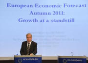 Olli Rehn, vice-président de la Commission européenne, lors de la présentation des prévisions d'automne, le 10 novembre 2011