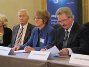 Jean Asselborn, Anne Brasseur et Thorbjørn Jagland, SG du Conseil de l'Europe, le 28 novembre 2011 à Luxembourg