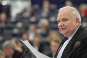 Joseph Daul lors du débat sur la gouvernance économique le 16 novembre 2011 © European Union 2011 PE-EP