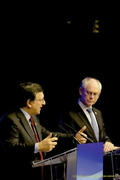 José Manuel Barroso et Hermna Van Rompuy présentant à la presse les résultats du sommet informel du 30 janvier 2012 (c) Le Conseil de l'UE