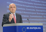 Joaquín Almunia présentant à la presse la décision de la Commission européenne d'interdire la concentration entre Deutsche Börse et NYSE Euronext le 1er février 2012 © Union européenne, 2012