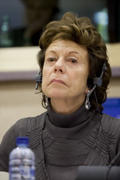 La commissaire Neelie Kroes lors de son audition devant la commission LIBE du PE sur la situation en Hongrie, le 9 février 2012 source: PE