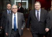 Lucas Papademos et Evangelos Venizelos à leur arrivée à la réunion de l'Eurogroupe du 20 février 2012 (c) Conseil de l'UE