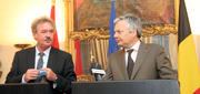 Jean Asselborn et sono homologue belge, Didier Reynders, le 9 février 2012 à Luxembourg