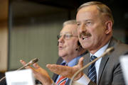 Le commissaire Siim Kallas devant les eurodéputés de la commission Transports le 26 mars 2012 © European Union 2012 PE-EP