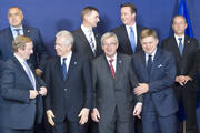 Jean-Claude Juncker parmi les chefs d'Etat et de gouvernement de l'UE le 23 mai 2012 © SIP/Jock Fistick