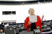 Astrid Lulling en plénière le 23 mai 2012, lors du débat sur la taxe sur les transactions financières © European Union 2012 - European Parliament