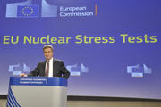 Günther Oettinger a présenté à la presse le rapport de la Commission sur les tests de résistance nucléaires (c) UE 2012