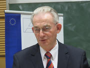 Josef Thesing, lors de son intervention lors de la conférence de la Konrad-Adenauer-Stiftung, le 25 octobre 2012 à l'Université du Luxembourg