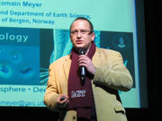 Conférence de la Gréng Stëftung sur le gaz de schiste: le géologue Romain Meyer, le 24 octobre 2012 à Luxembourg