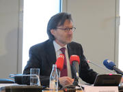 Jean-Pierre Schoder, économiste en chef de la BCL, lors de la présentation du Bulletin 2012/4 le 13 décembre 2012