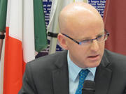 L'ambasseur d'Irlande, Diarmuid O’Leary, lors de la présentation du programme de la présidence irlandaise du Conseil, Maison de l'Europe, le 14 janvier 2013