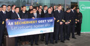 "Walk-out" des pilotes de l'ALPL le 22 janvier 2013 devant l'aéroport de Luxembouirg, pour protester contre la nouvelle règlementation européenne concernant la limitation du temps de vol