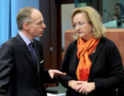 Luc Frieden et son homologue autrichienne, Maria Fekter, lors de l'Eurogroupe du 15 mars 2013 (c) Conseil de l'UE