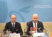 Luc Frieden et Etienne Schneider lors de la mise en place du Haut comité pour l'industrie, le 8 avril 2013