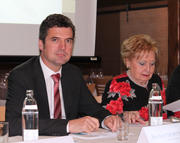 Les eurodéputés Astrid Lulling et Herbert Dorfmann lors de la conférence sur la PAC à Mersch, le 19 avril 2013