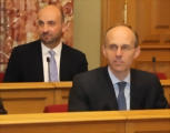Les ministres Luc Frieden (à l'avant-plan) et Etienne Schneider lors du débat sur la compétitivité à la Chambre des députés, le 16 mai 2013