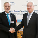 Werner Hoyer, président de la BEI, et Ramón Luis Valcárcel Siso , président du Comité des Régions, le 13 mai 2013