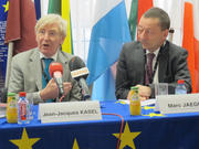 Jean-Jacques Kasel, juge à la CJUE, et Marc Jaeger, président du Tribunal de l'UE, lors de leur conférence de presse, le 7 mai 2013 à Luxembourg