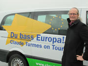 Claude Turmes lance son Tour de Luxembourg sous l'égide de "Du bass Europa", le 13 mai 2013 sur le parvis de la BEI