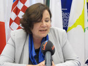 Danguolé Vinciuniené, chargé d'affaires par intéirm de la Lituanie au Luxembourg, lors de la conférence de presse du trio présidentiel Irlande-Lituanie-Grèce, le 4 juillet 2013 à Luxembourg
