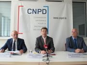 La CNPD lors de la présentation de son rapport 2012, le 2 juillet 2013, avec de g. à dr. Thierry Lallemang, membre effectif, Gérard Lommel, président, et Pierre Weimerskirch, membre effectif