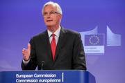 Le commissaire européen Michel Barnier, le 4 septembre 2013, lors de la présentation des plans de la Comission pour maîtriser les risques du système bancaire parallèle source: UE