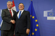 Stephan Harper et José Manuel Barroso © UE