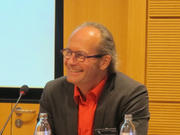 L'eurodéputé Claude Turmes lors de la 5e Conférence du Centre européen des Consommateurs (CEC) sur le droit européen des consommateurs, le 10 octobre 2013 à Luxembourg