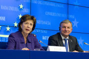 Nellie Kroes et Rimantas Sinkevicius © Conseil de l'UE