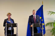 Beatrice Lorenzin et Tonio Borg lors de la conférence de presse qui a suivi la réunion du 16 octobre 2014 (c) Le Conseil de l'UE