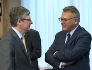 Le ministre luxembourgeois du Travail, Nicolas Schmit, avec le  commissaire sortant à l’emploi, László Andor (Source : Conseil)