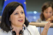La commissaire désignée à la Justice, aux Consommateurs et à l'Egalité des genres,  Vera Jourová, lors de son audition au Parlement européen, le 1er octobre 2014 - source PEjourova-vera-audition-pe-141001-source-pe