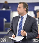 L'eurodéputé Philippe de Backer présentant le rapport sur le semestre européen (Source : PE)