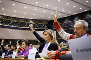 La commission ENVI du Parlement européen adopte sa position sur la proposition de "culture à la carte" des OGM en votant en faveur du rapport de la députée Frédérique Ries (source: Parlement européen 2014)